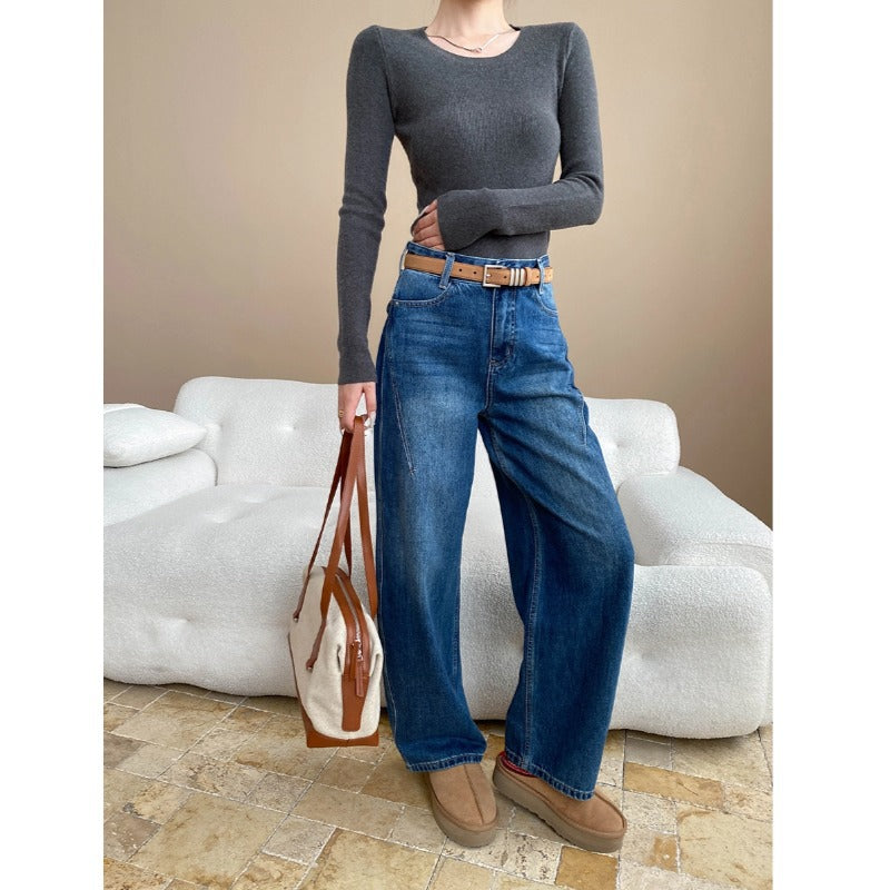 Modische, hochgeschnittene, figurformende Jeans im Blogger-Stil mit lockerer Passform, Gesäßklappen und doppelter Tasche